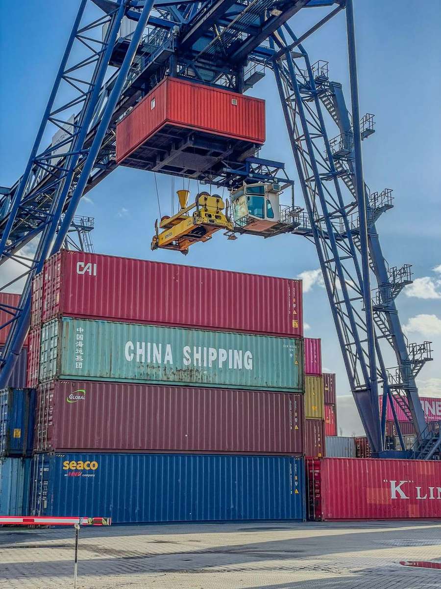 On-site verification of large cargo before shipment from Dalian