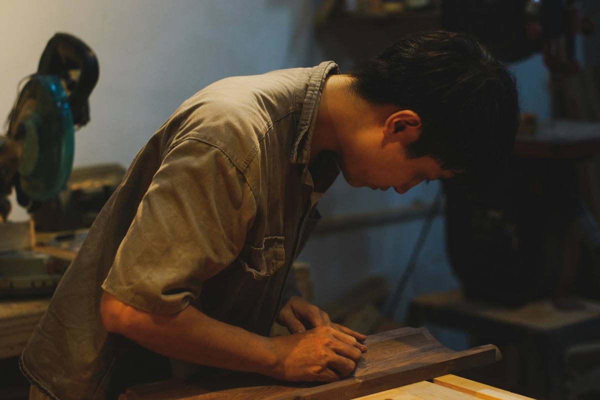 China Furniture Sourcing Agent: From Foshan Factories to Full Containers