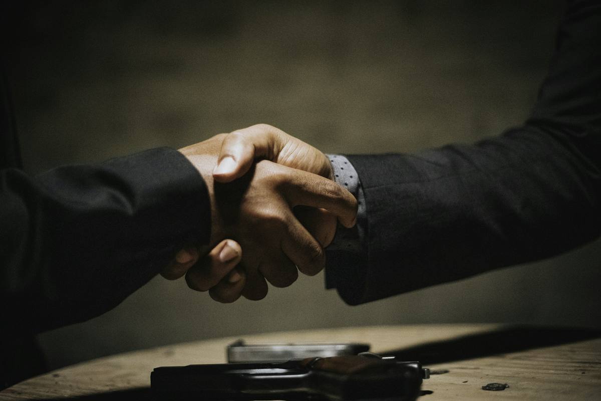 Sourcing Agency vs. Trading Company: The Difference