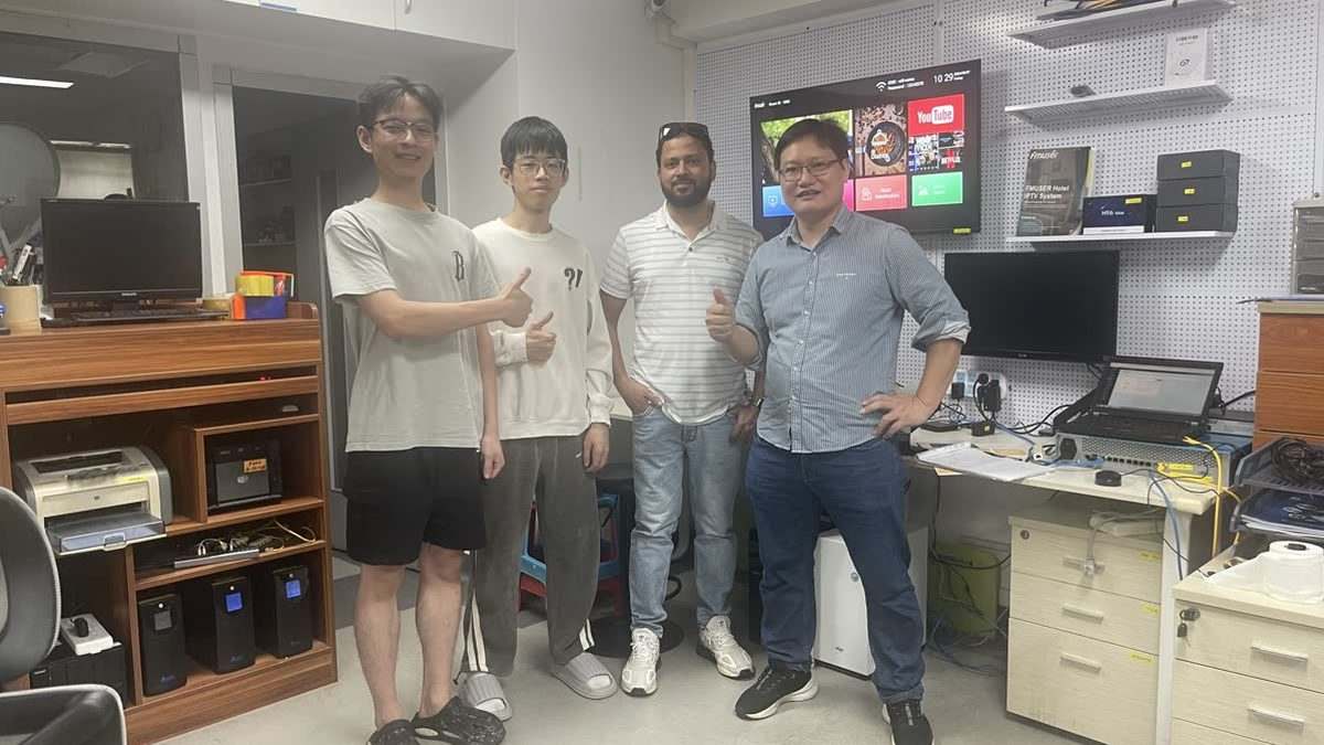 Client working with our Guangzhou sourcing team