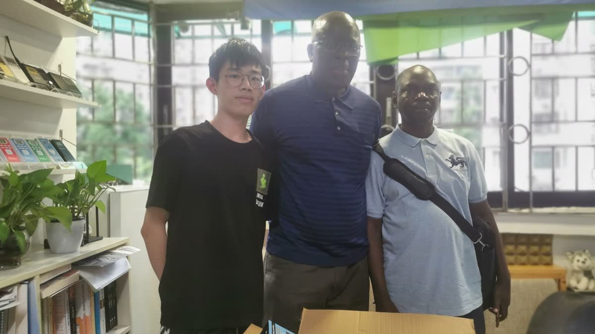 Importer visiting Pearl River Delta factories