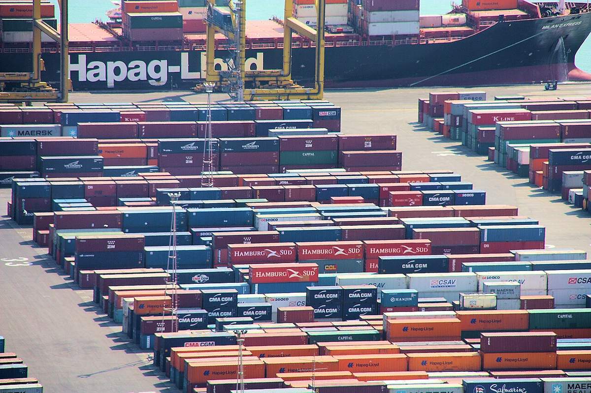 Container terminal and rail yard